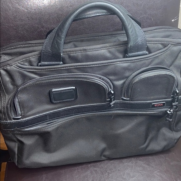 Tumi T-pass check point friendly bag - Picture 2 of 7